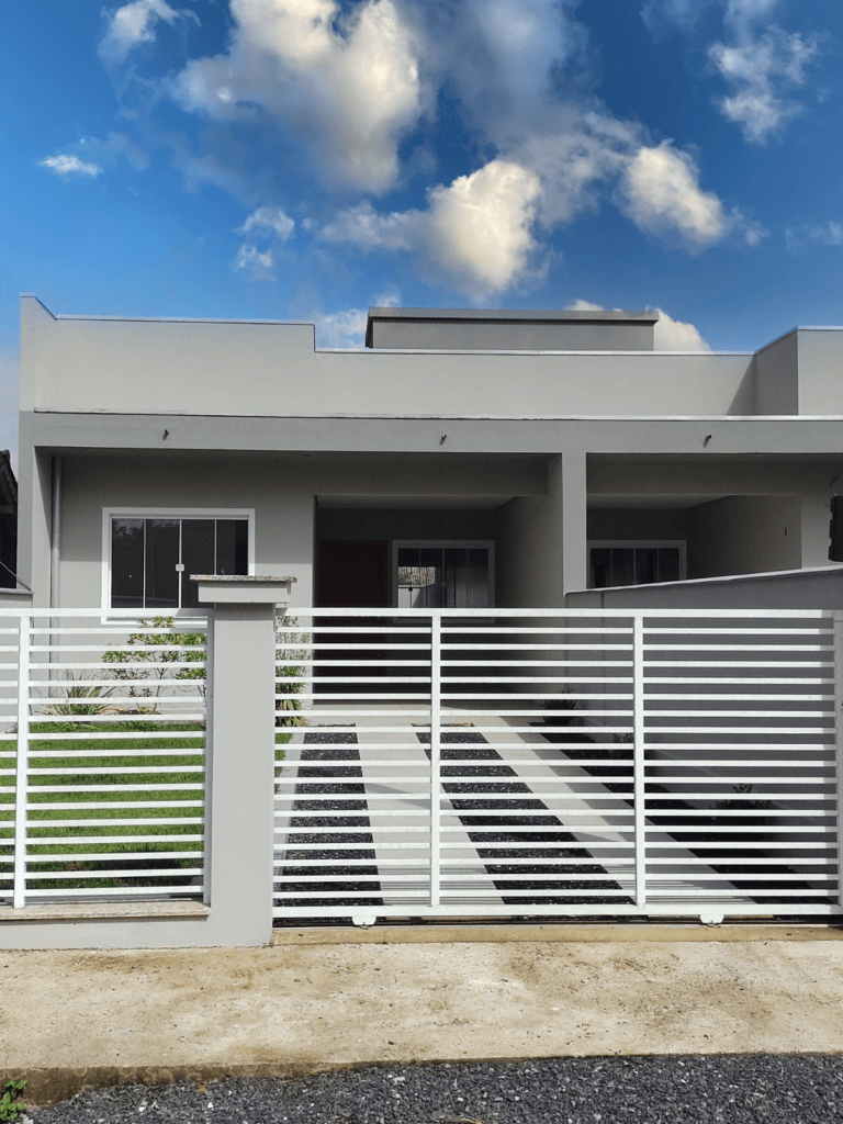 Imoveis em sao bento do sul. Imóvel com 3 quartos e com 1 banheiro. Possui área de festas, jardim de inverno.