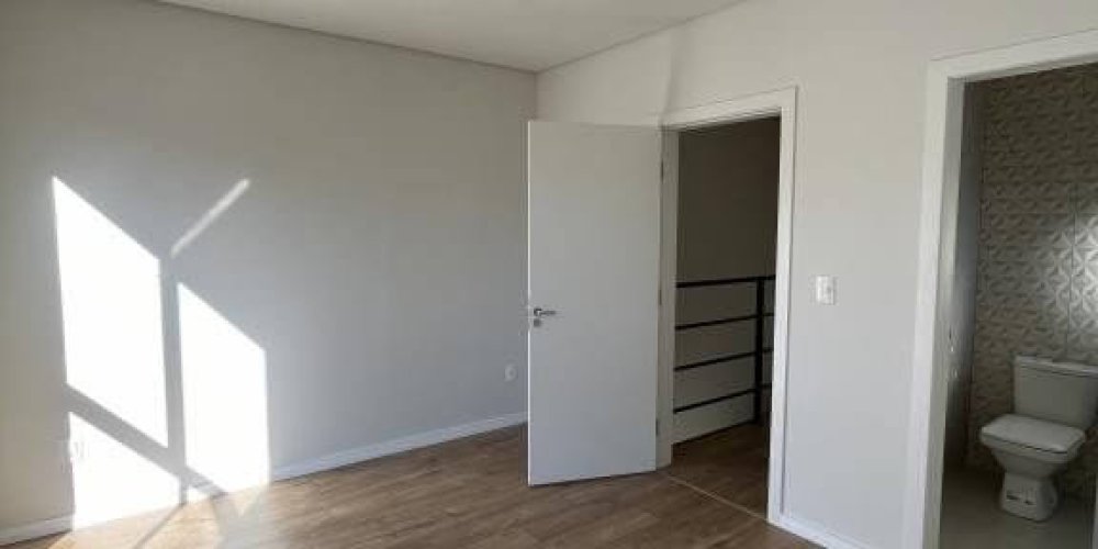 Imoveis em sao bento do sul. Sobrado geminado com 2 suítes. Possui ótima localização, esturtura moderna.