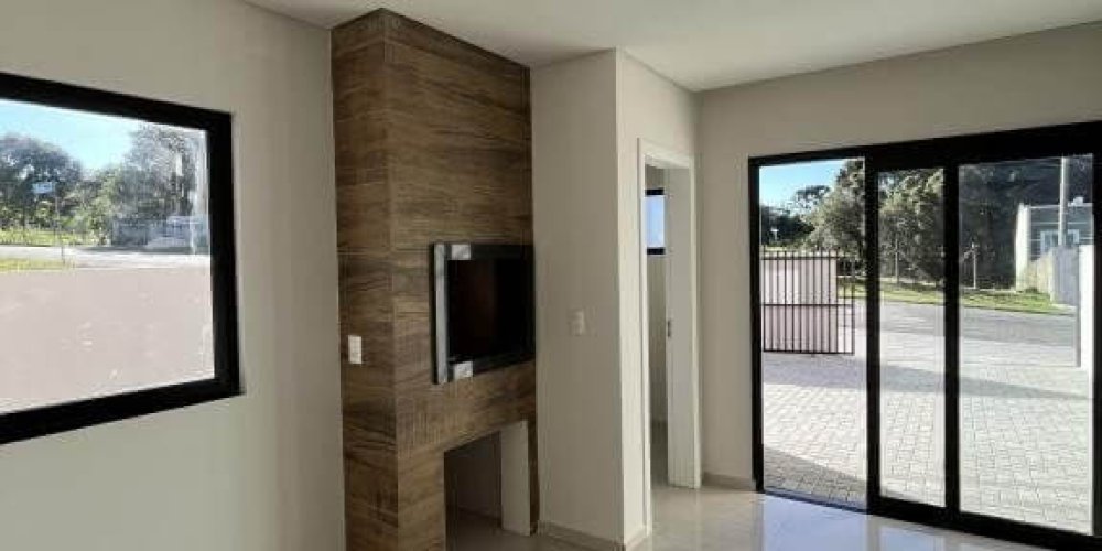 Imoveis em sao bento do sul. Sobrado geminado com 2 suítes. Possui ótima localização, esturtura moderna.