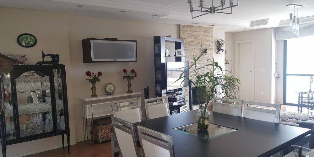 Imoveis em sao bento do sul. Imóvel 1 suíte mais 2 quartos e com 2 banheiros. Possui ótima localização no bairro centro