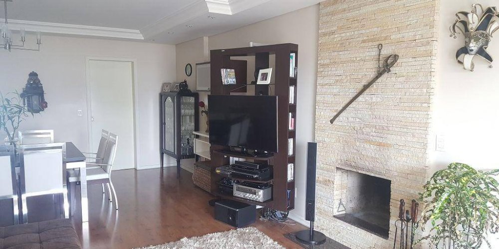 Imoveis em sao bento do sul. Imóvel 1 suíte mais 2 quartos e com 2 banheiros. Possui ótima localização no bairro centro