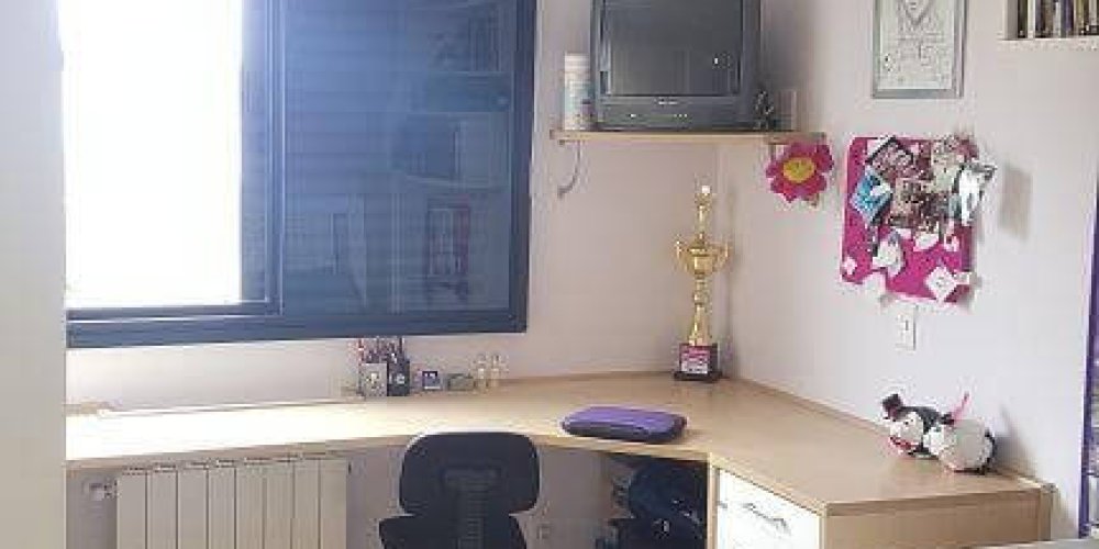 Imoveis em sao bento do sul. Imóvel 1 suíte mais 2 quartos e com 2 banheiros. Possui ótima localização no bairro centro