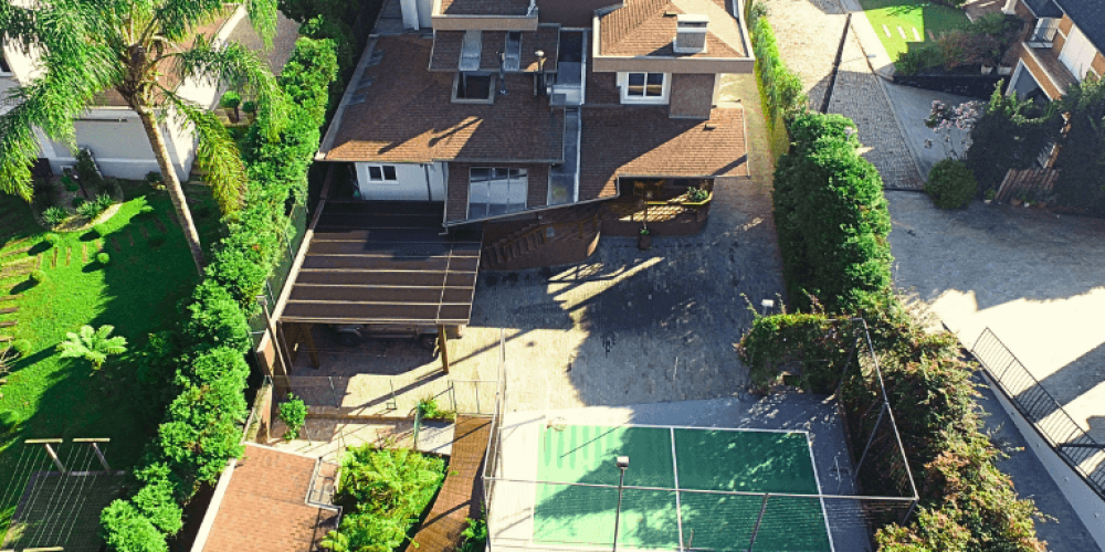 Imoveis em sao bento do sul. Imóvel com 3 quartos e com 5 banheiros. Possui um amplo terreno junto com conforto e segurança